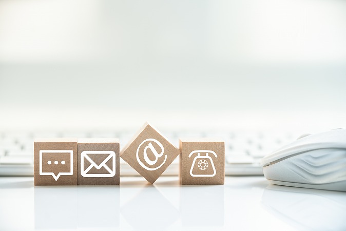 お問い合わせ白線